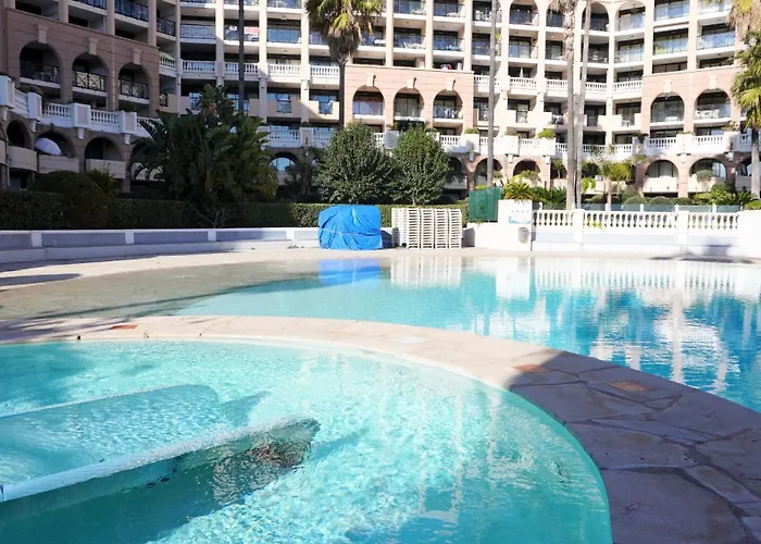 Appartement 556, Vue Mer et piscine By Palmazur Vacances Cannes