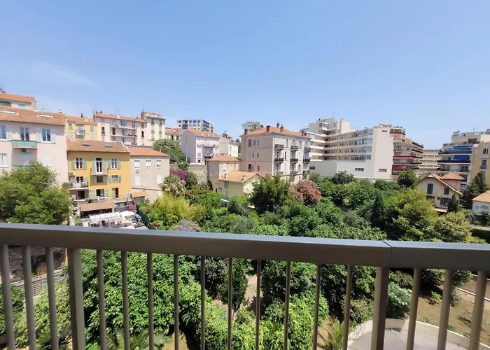 Sunny Mercury - Room In Apartment Cannes