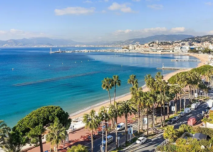 2 Bedrooms appartement entièrement rénové Cannes - 200m de la plage