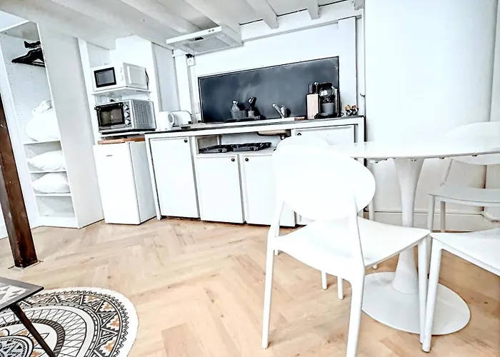 Appartement Mini Duplex 50m du Vieux Port à Cannes