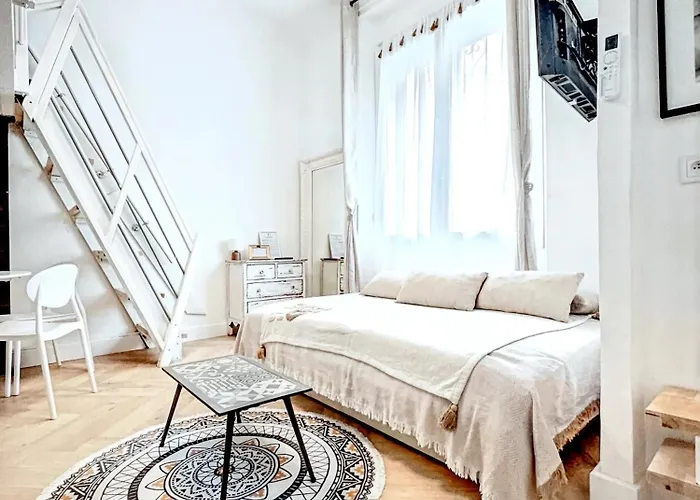 Appartement Mini Duplex 50m du Vieux Port à Cannes