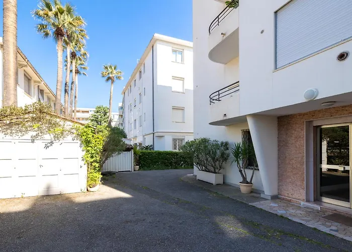 Place To Beach - Bord De Mer Croisette Cannes