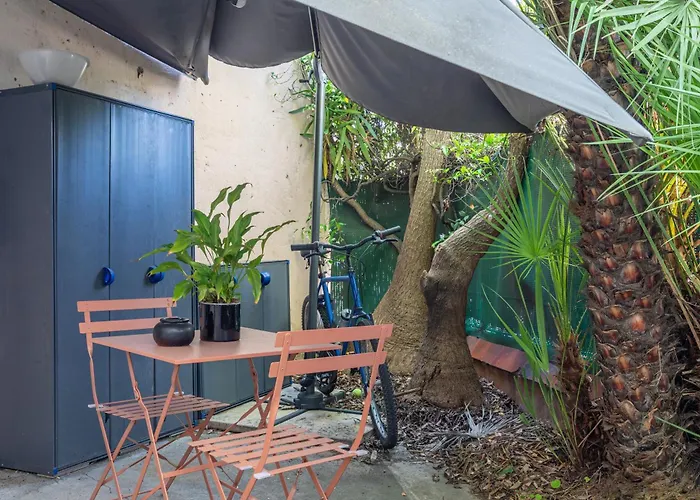 À 1km Plage du Midi et Palais des Festivals - Appartement Centre Cannes avec Cour Extérieur Privée