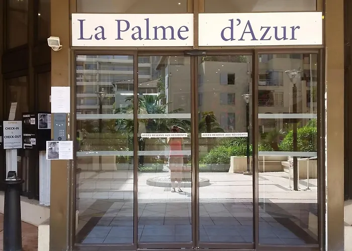 Sea View La Palme D'Azur Apartment Steps Away From The Beach And Perfect For Holidays & Business Trips Cannes