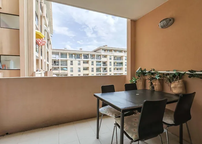 Le Cannes Beach 302