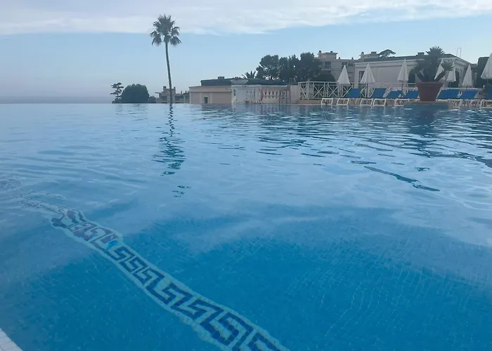 Appartement à Cannes résidence villa francia