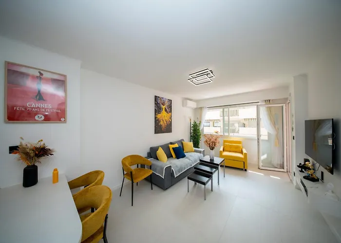 Luxe 1 minute a pied du Martinez plage shopping vu Mer Cannes