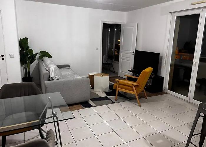 Mondello Hôtellerie Appartement de standing entièrement rénové, 47m2 avec piscine Cannes