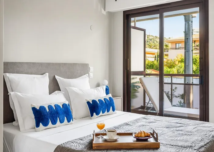 Vivre Cannes l Parking l Balcony l 15min to La Croisette