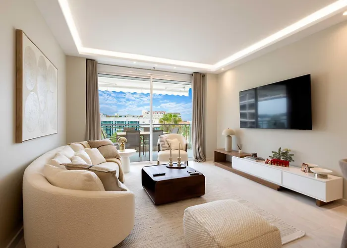 Agence des Résidences - Appartements privés du 45 CROISETTE- Prestige Cannes
