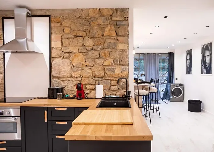 Art Loft d'Exception au Cœur de Cannes - 90m de Design et de Confort