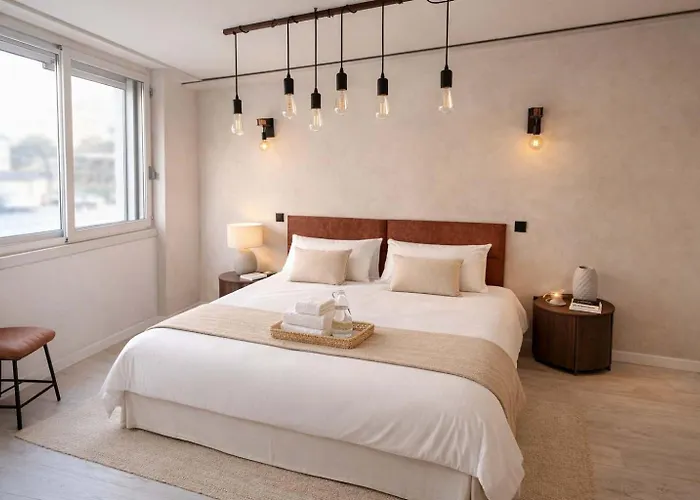 Art Loft d'Exception au Cœur de Cannes - 90m de Design et de Confort