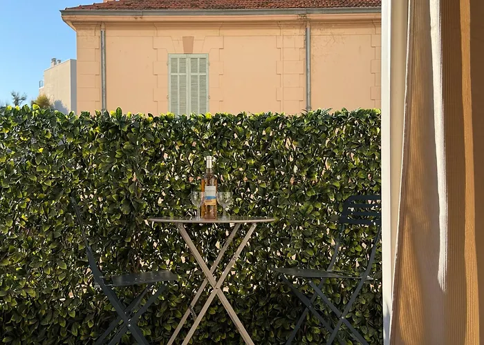 Cannes CROISETTE - plages - palais - bord de mer - Appartement moderne et lumineux avec balcon
