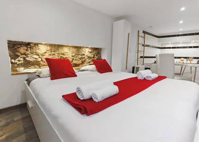La Suite Confidentielle - Balnéo - Sauna - Hypercentre Cannes