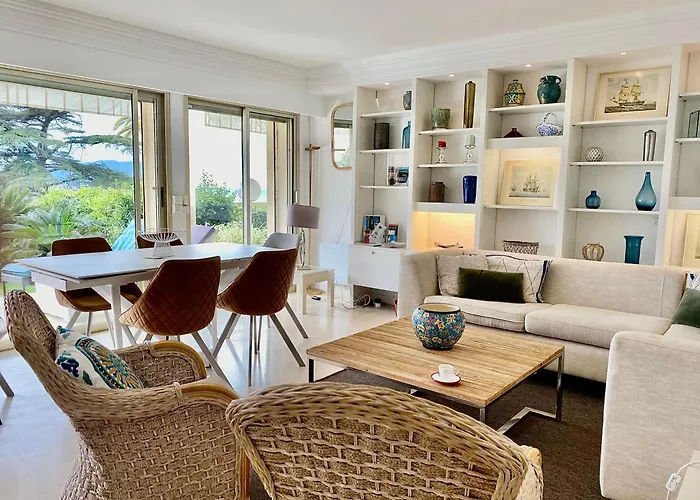 Appartement - villa Le Saint Georges avec superbe jardin et vue mer panoramique Cannes