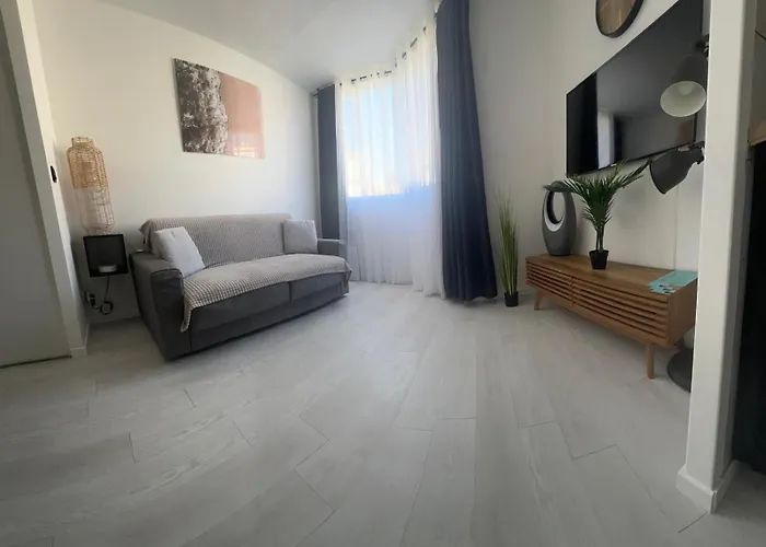 Azur Éden Studio avec Piscine à Deux Pas de la Plage Cannes