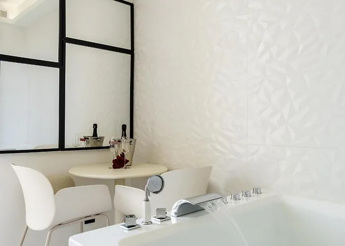 Suite luxe jacuzzi Cannes