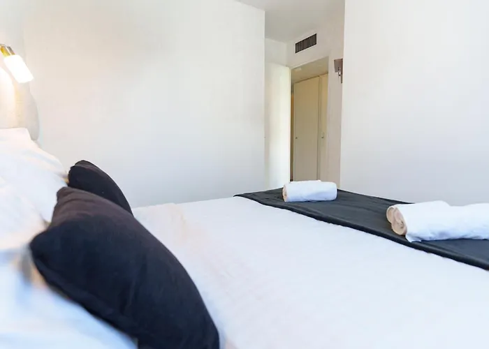 Stylish 2 Rooms In The Heart Of Cannes
