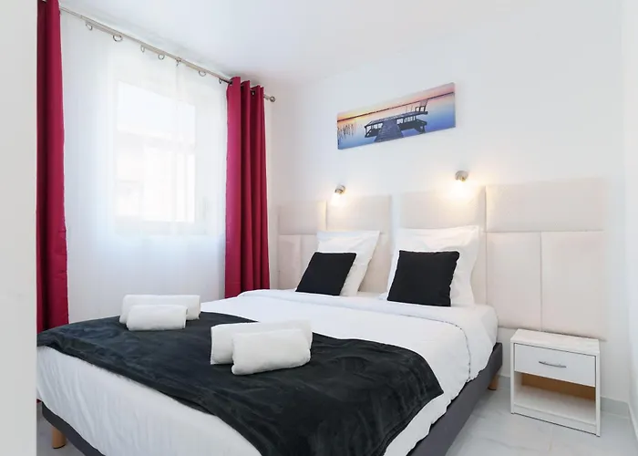 Stylish 2 Rooms In The Heart Of Cannes