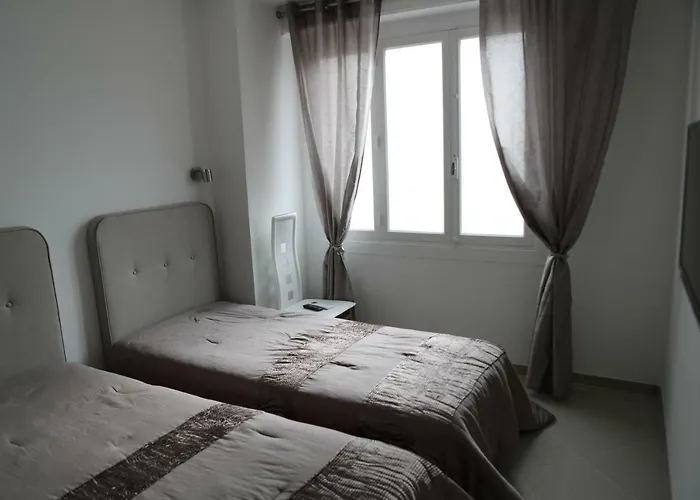 Appartement 3P lumineux rénové derrière Croisette à Cannes