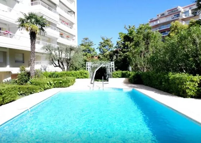 Lux Studio our swimming pool&garden Cannes