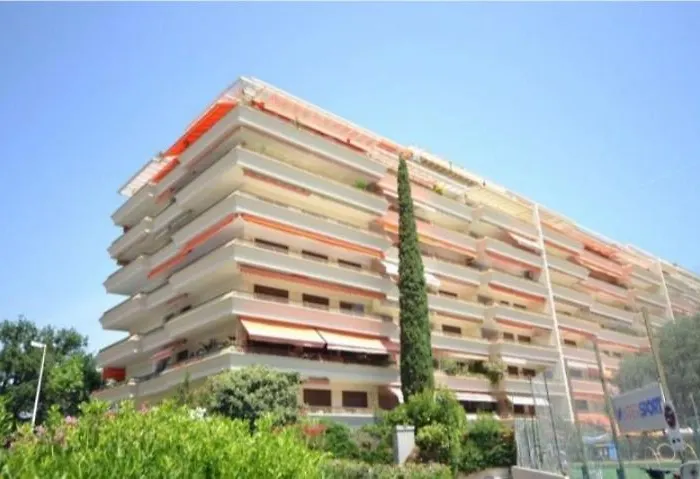 Residences Fleuries - behind Cannes Croisette Bvd