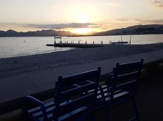 ++++ Renovated Cosy 50M2 Sunny Flat / Balcony / Close To Beach And To The Palais Des Festivals ++++ Cannes